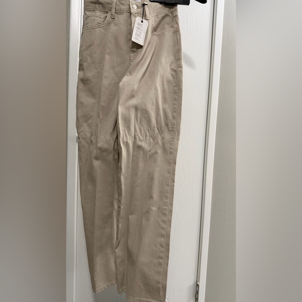 Forever 21 women’s Khaki Chinos